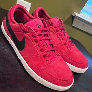 Nike SB Low Vibrant Red Sneakers with Black Swoosh & Lunarlon Insole